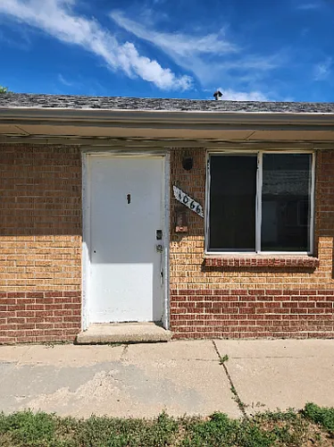 1066 Dayton St Photo 1