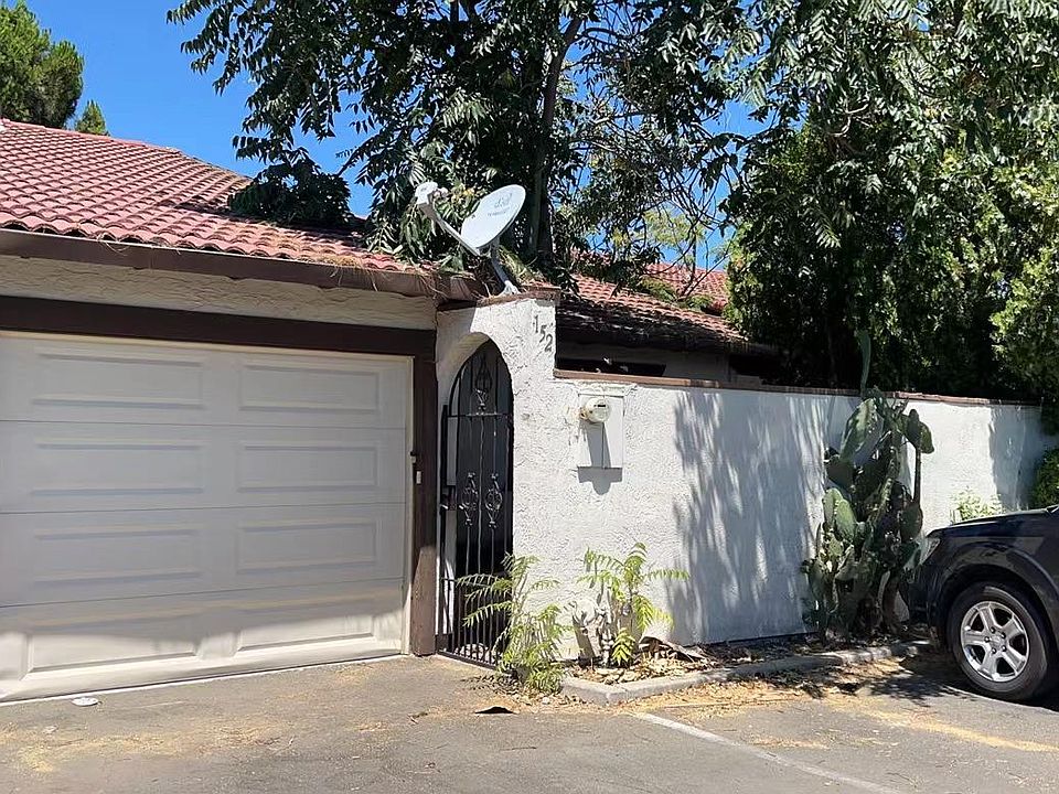 Gated, to the Private yard