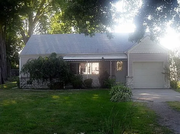 7918 River Rd, Marine City, MI 48039