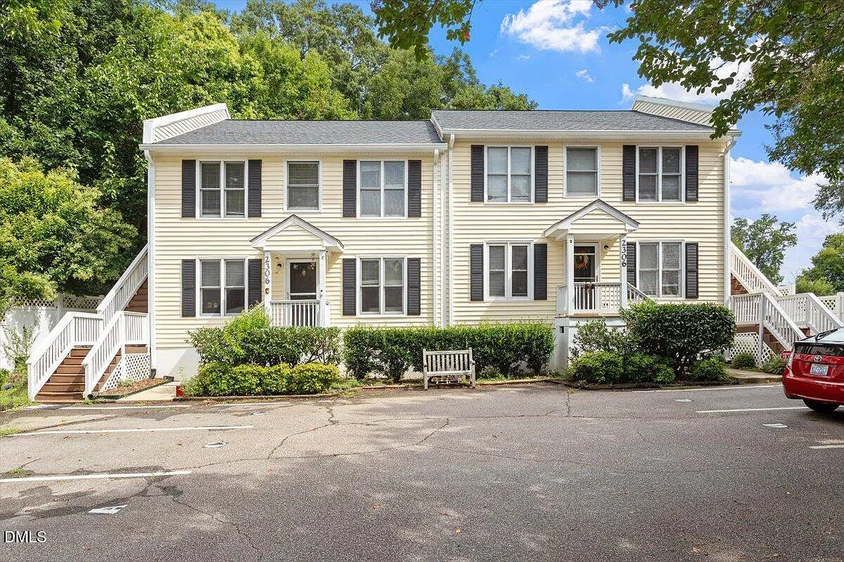 2306 Stafford Ave — Photo 2
