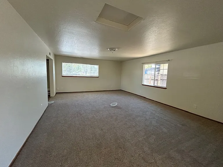 301 Arlen Dr — Photo 6