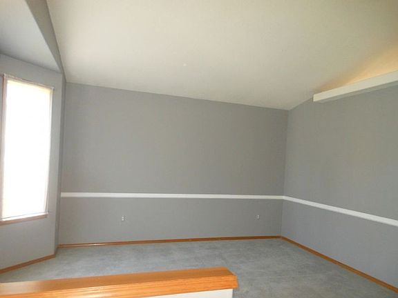 3rd image of 5101 NE 56th St