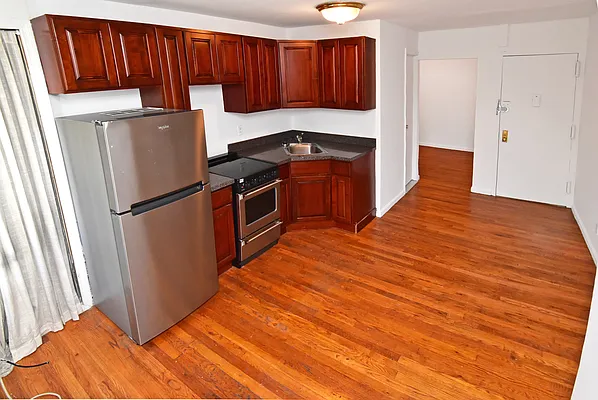 Rented by Ledvech Group | media 3