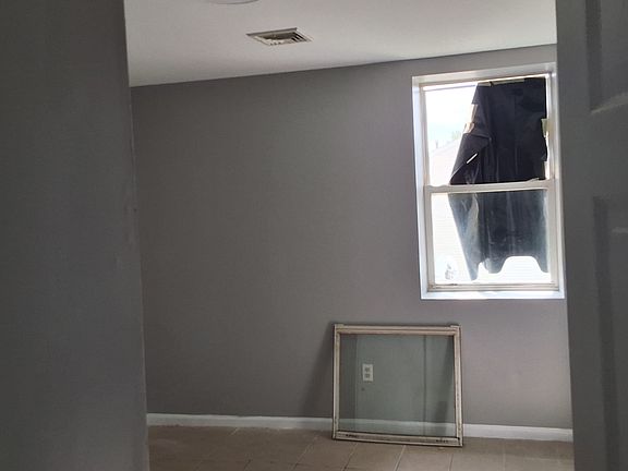 5th image of 15-19 Stone St #1