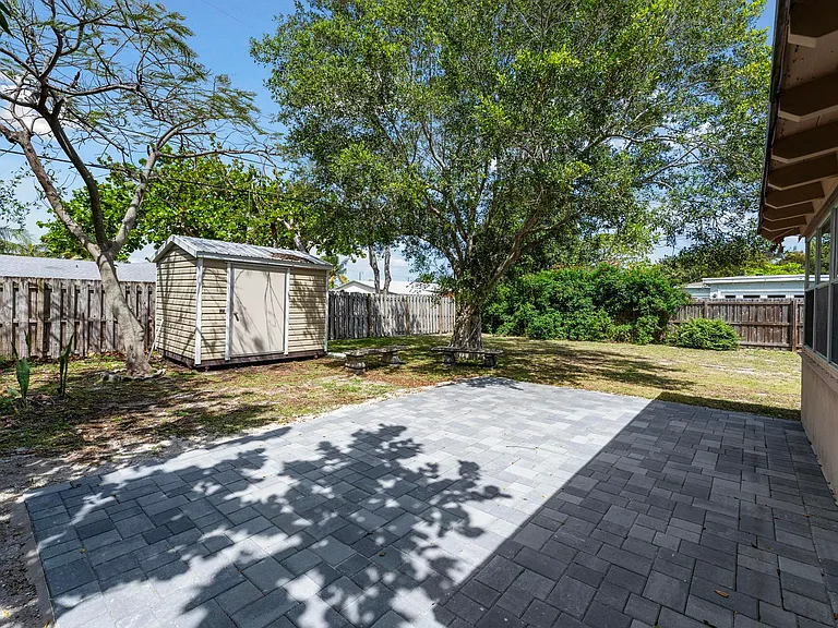 331 Winters St — Photo 24