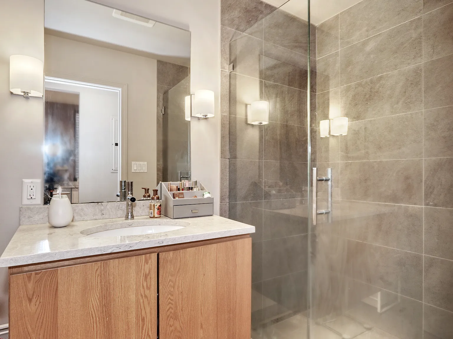 2 bed, 1407 sqft, $6,500 — Photo 3