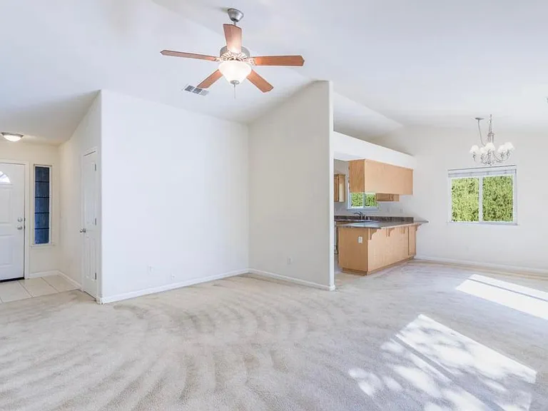 3993 Cambria Dr — Photo 8