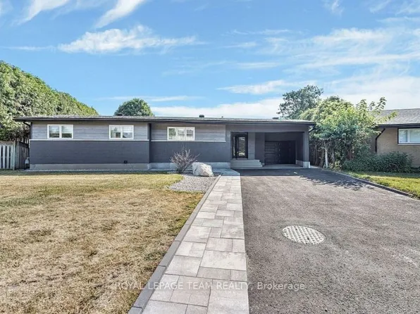 12 Largo Cres, Ottawa, ON K2G 3C7