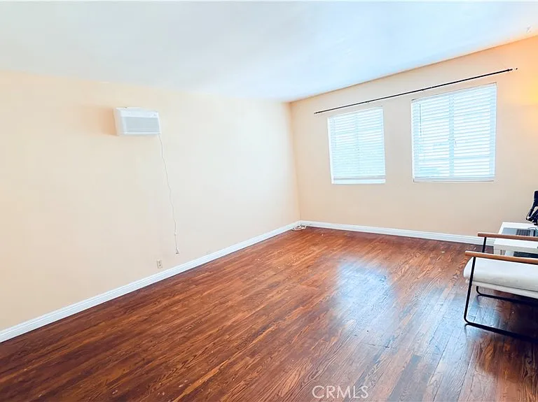 4025 Melrose Ave — Photo 17