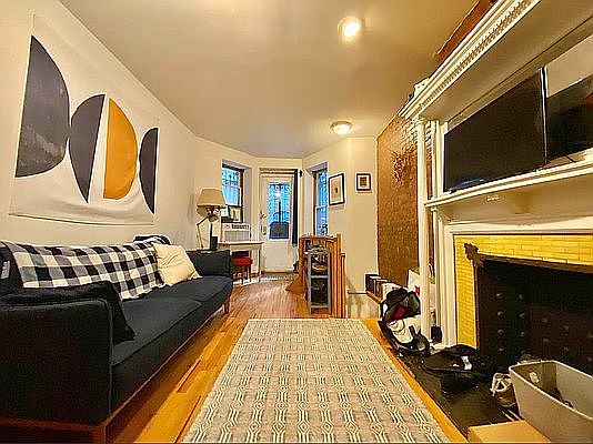 2nd image of 63 W 68th St #S