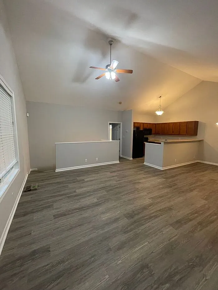 3 bed, 2.0 bath, 1788 sqft, $2,350 — Photo 3