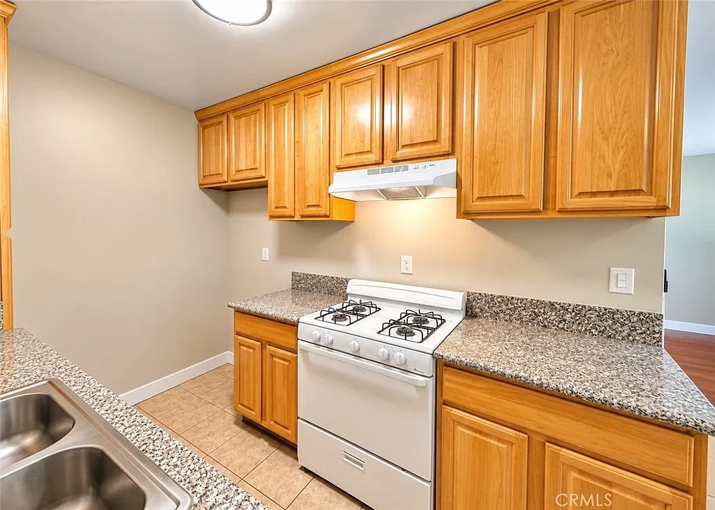 1 bed, 700 sqft, $1,795 — Photo 2