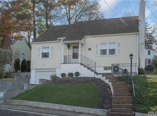 266 Thompson Shore Rd, Manhasset, NY 11030