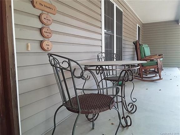 4th image of 210 Gwynn St