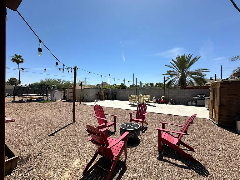 3215 E Sunnyside Ln — Photo 20