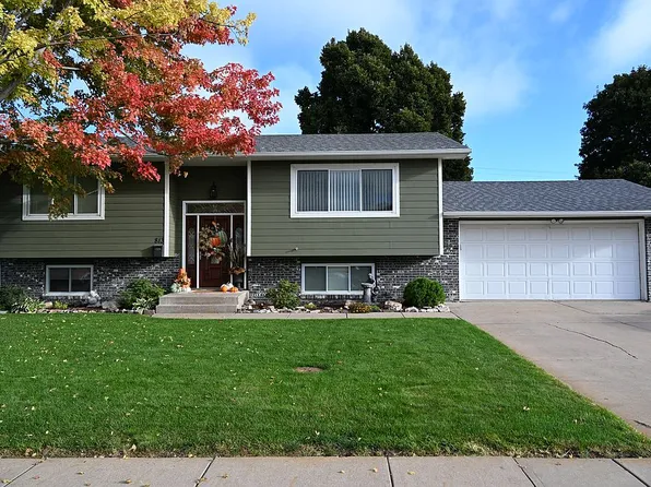813 W Reid Ave, North Platte, NE 69101
