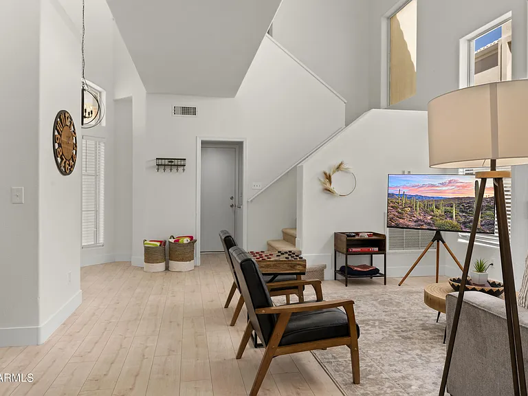 1143 E Amberwood Dr — Photo 11