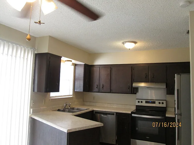 4431 Myrna Dr — Photo 9
