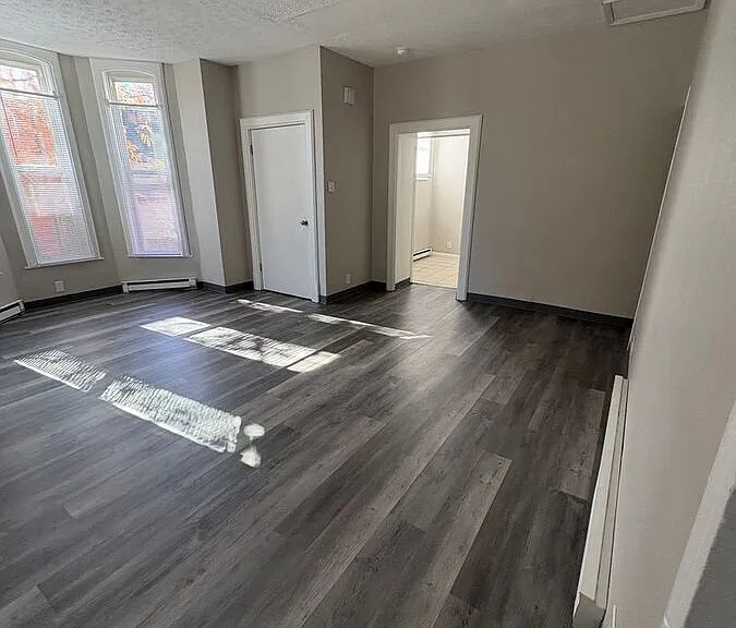 229 N Sandusky St #4 — Photo 4