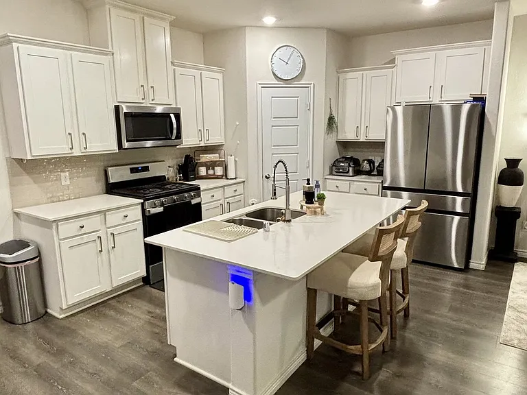 901 Goldenrod Ln — Photo 10
