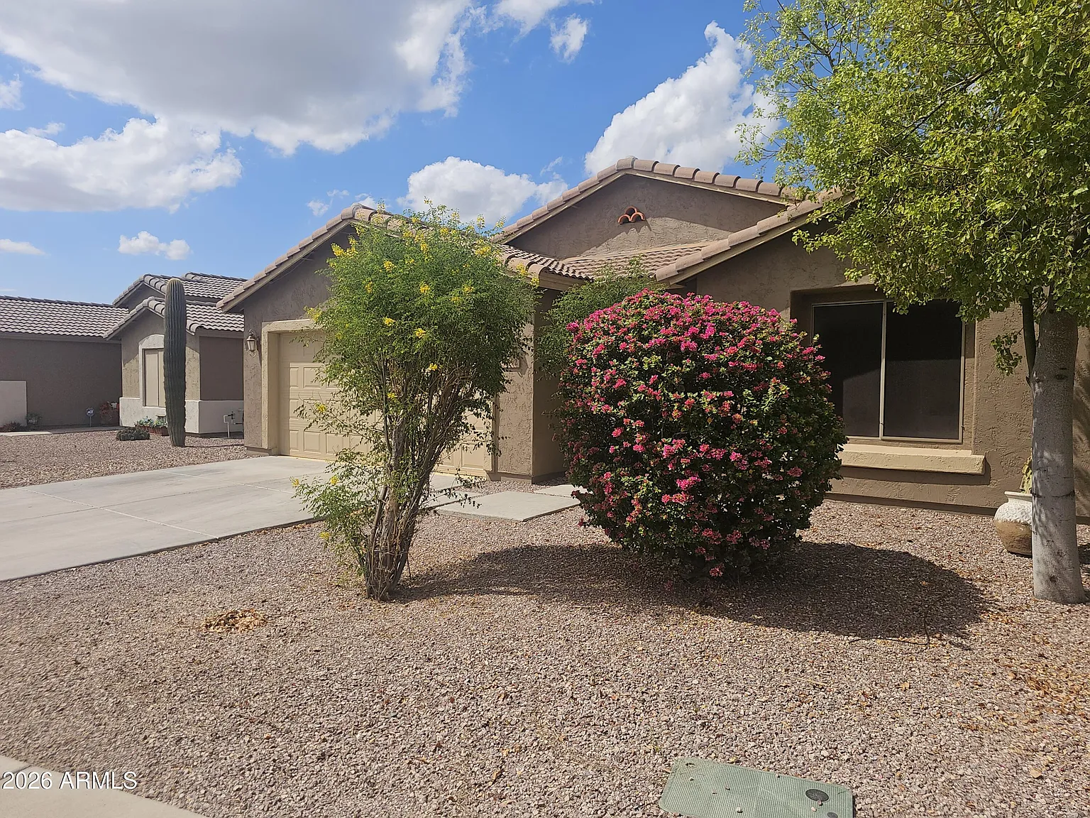 4 bed, 2.0 bath, 2075 sqft, $2,000 — Photo 3