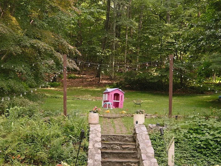 2540 Fairview Ave — Photo 7