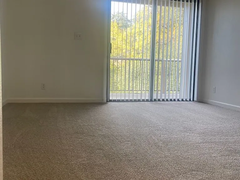 720 Sunrise Ave — Photo 4