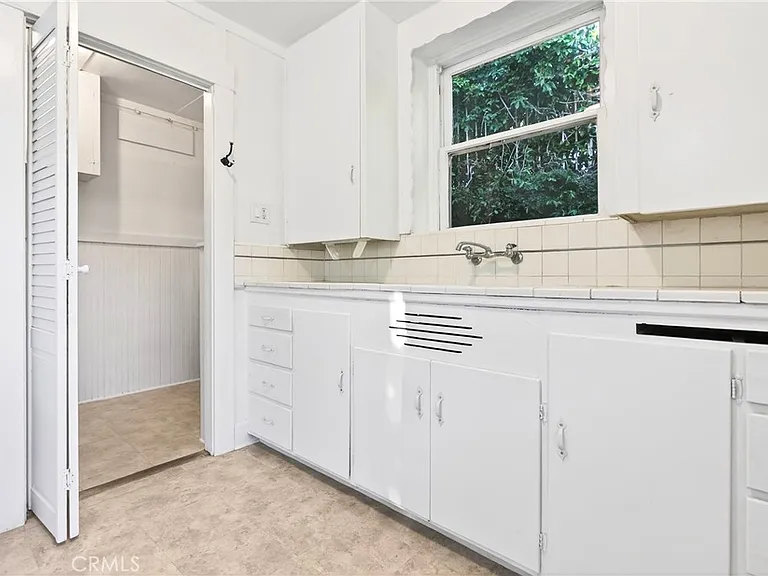 316 W Kenneth Rd — Photo 29
