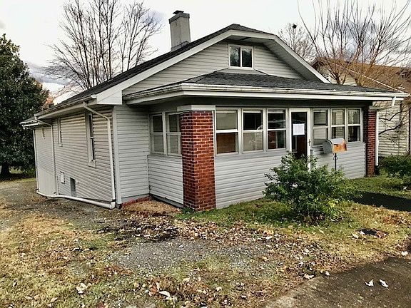 4th image of 404 Wells Ave
