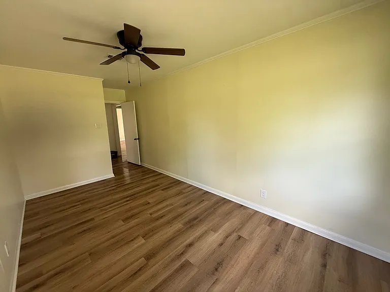 507 Lakeshore Dr — Photo 16