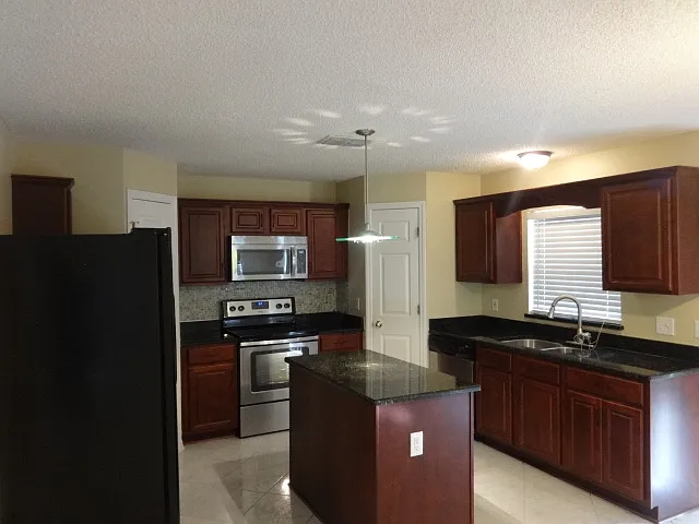 4426 Stone Meadow Dr — Photo 3