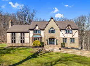 26 Squire Hill Rd, Long Valley, NJ 07853