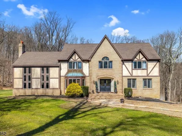 26 Squire Hill Rd, Washington Twp., NJ 07853