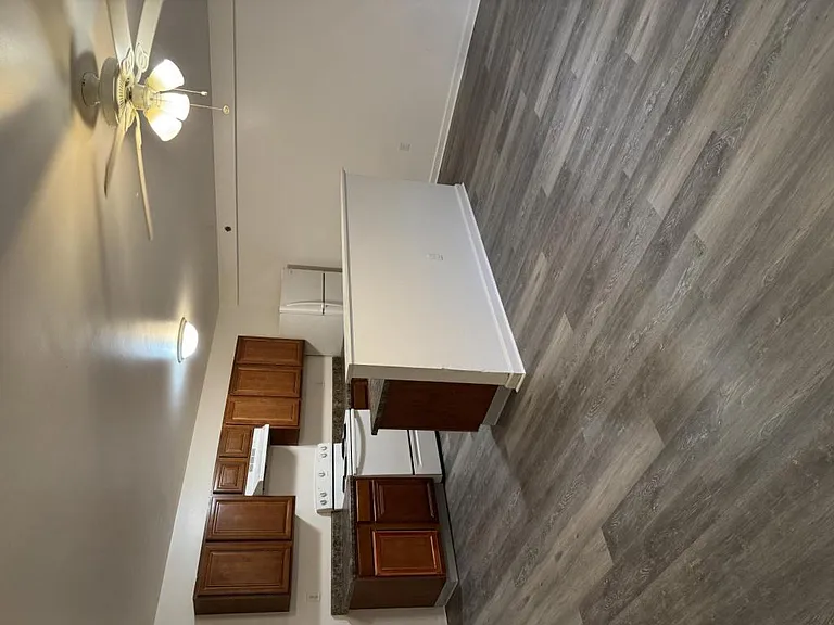 2501 24th St #101 — Photo 7