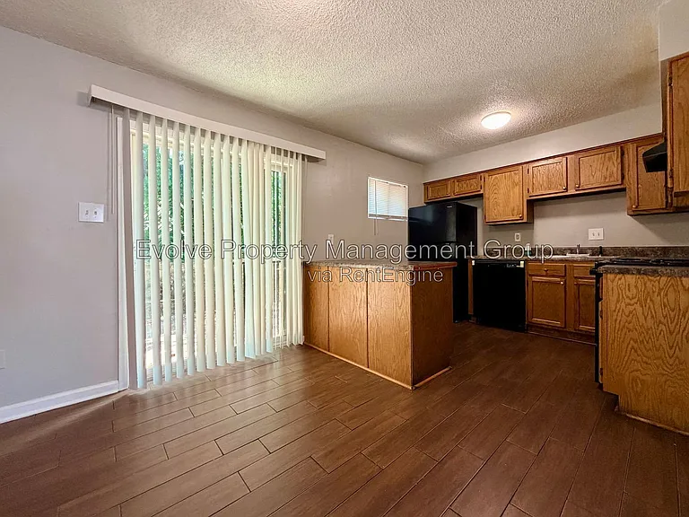 684 Hobbs Dr #O — Photo 4