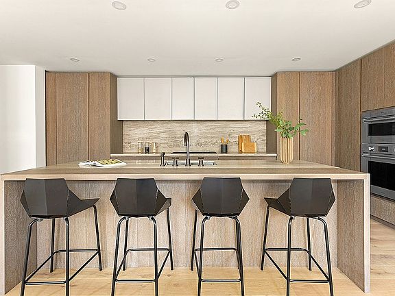 2nd image of 66 Clinton St APT 5A