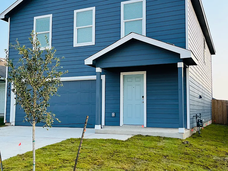 2436 Hunter Peak — Photo 1