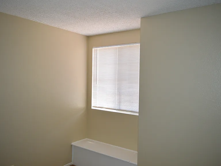 11249 Heathrow Dr — Photo 15