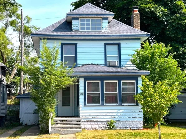 1345 Eureka St, Lansing, MI 48912