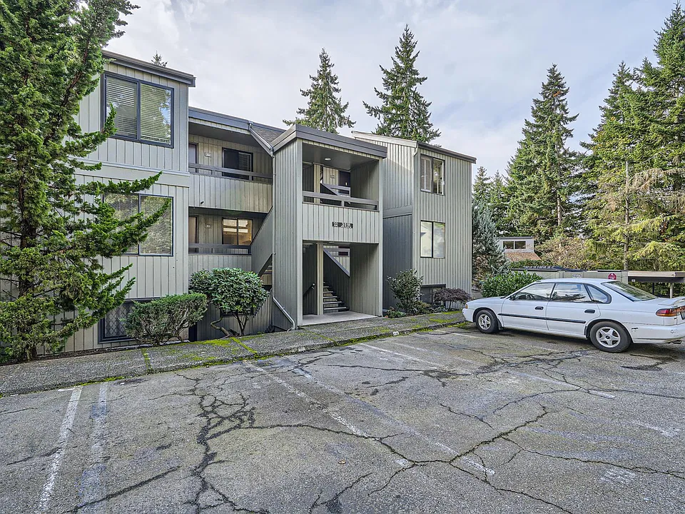 3518 109th Pl NE #222