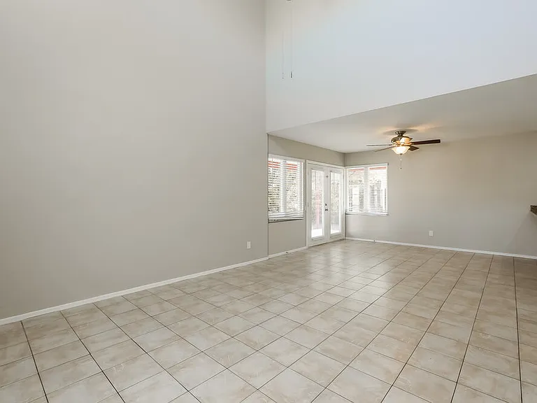 7026 S 41st Pl — Photo 5