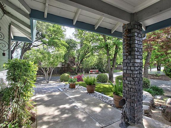 2nd image of 8966 Mariposa Ave