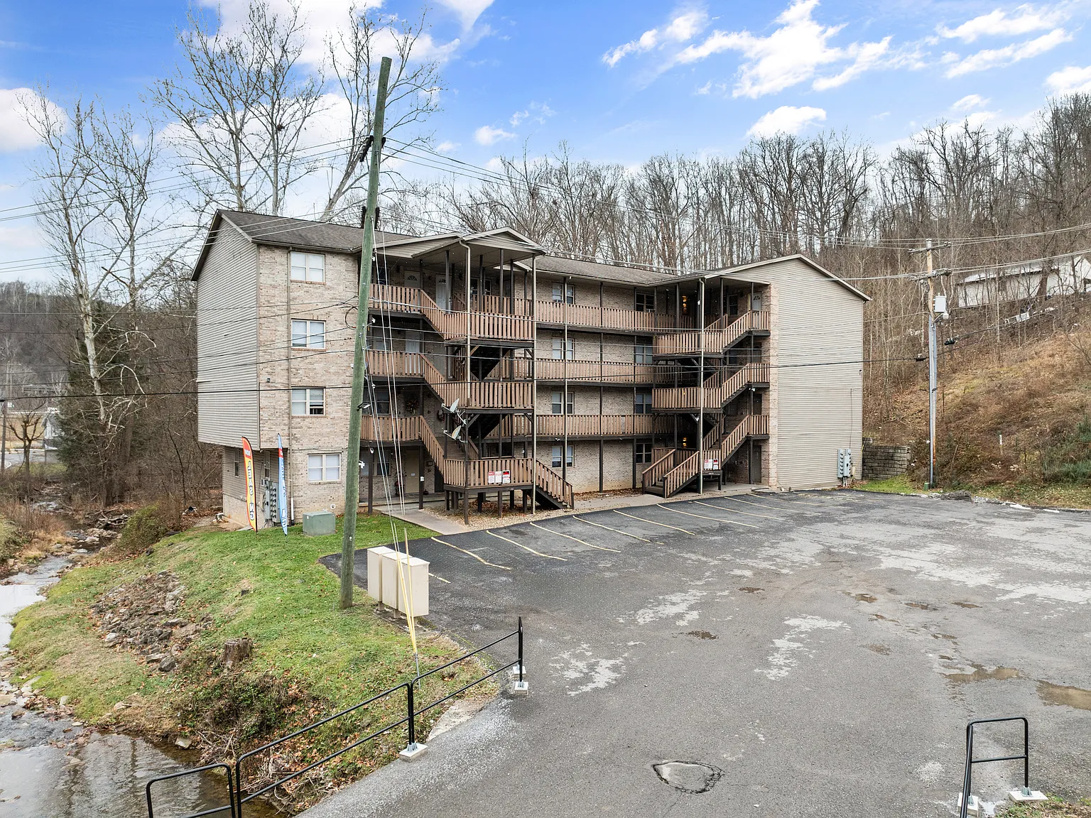 Brookhaven Apartments — Photo 4