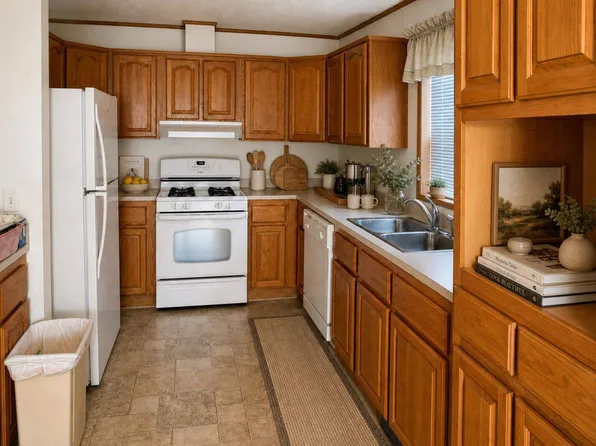 3102 N 15th St Trailer 103, Fort Dodge, IA 50501