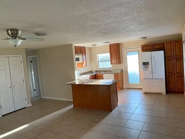 728 Law St — Photo 2