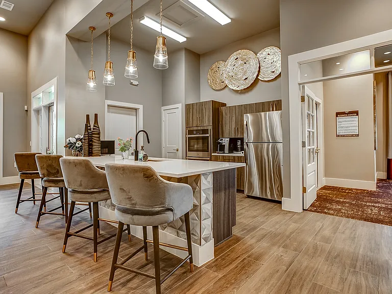 The Waverly — Photo 15
