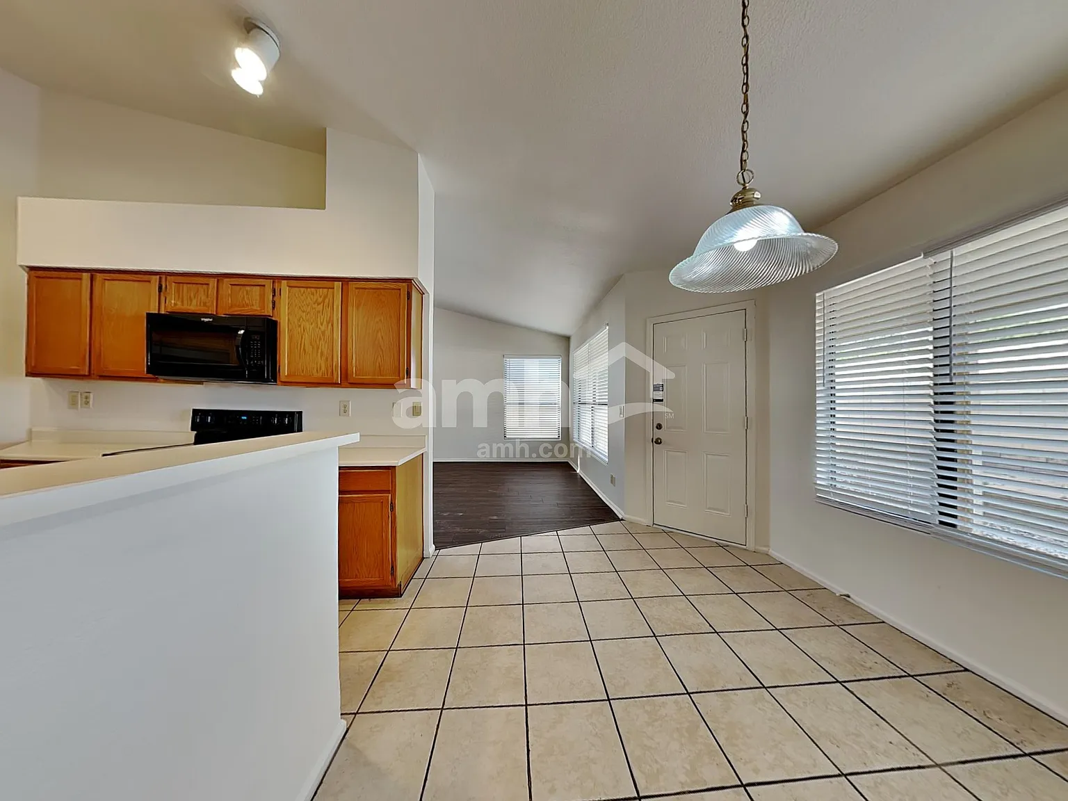 2 bed, 2.0 bath, 1549 sqft, $1,905 — Photo 4