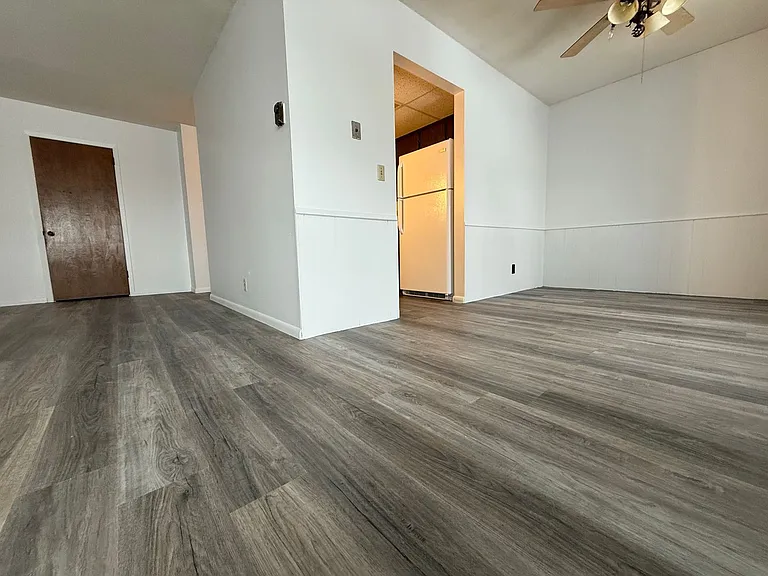 1116 2nd Street SE - Uptown Apartments — Photo 29