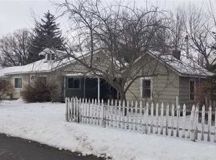 213 Oliver Dr, Houghton Lake, MI 48629