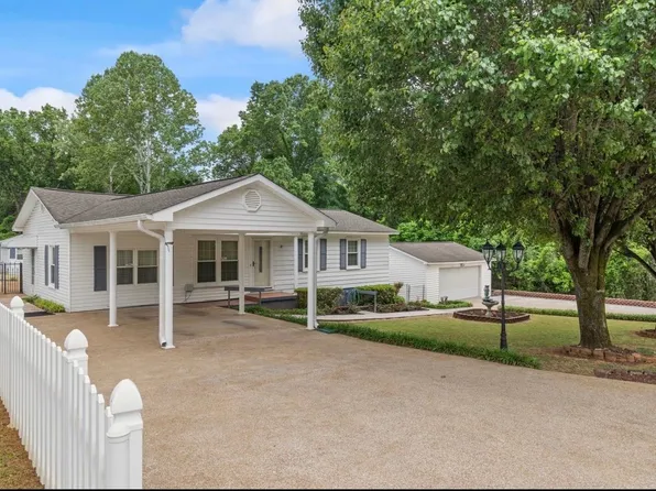 2406 Carlyle St, Florence, AL 35630